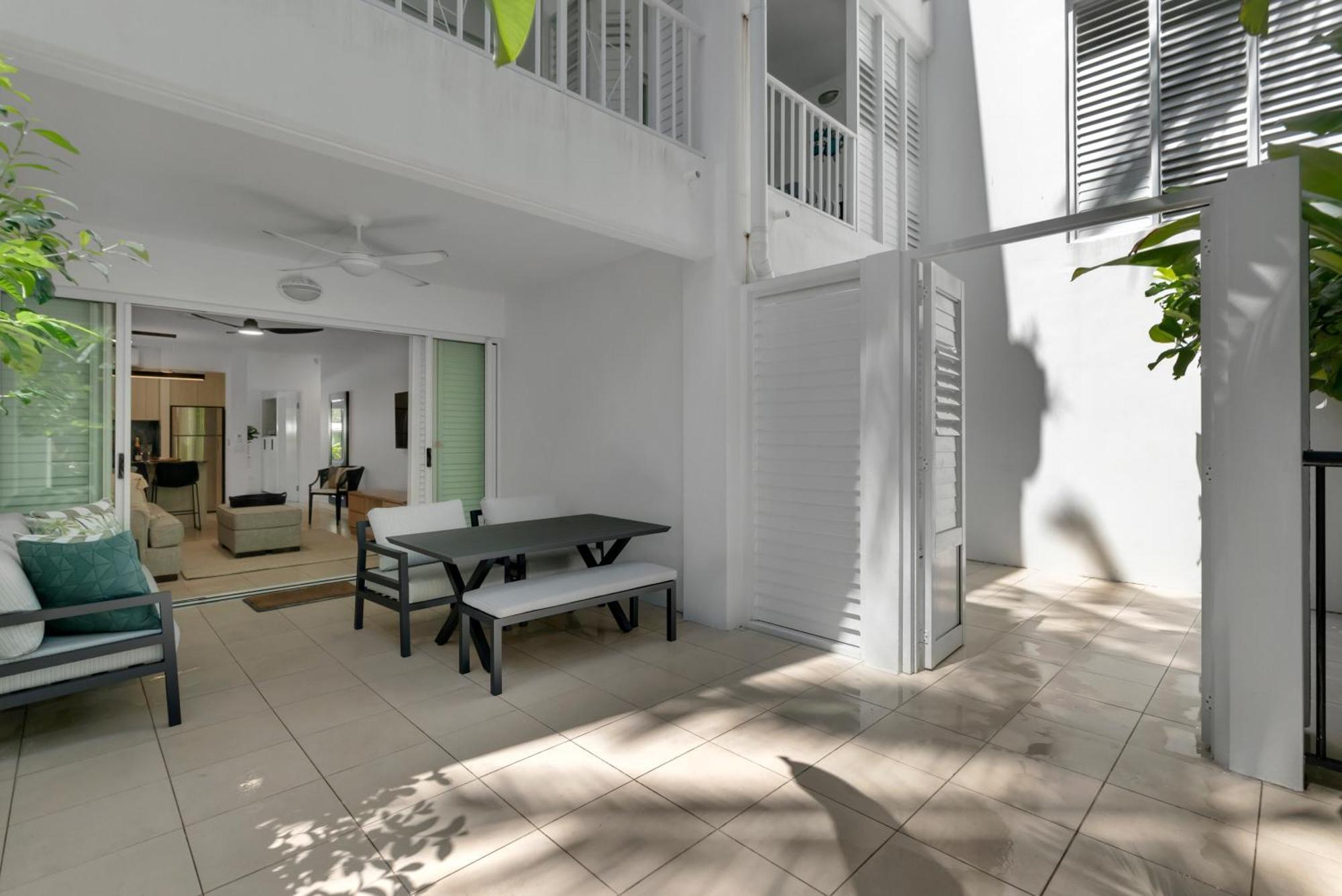 Elysium Private Apartments At Beach Club & Spa Palm Cove Exteriör bild