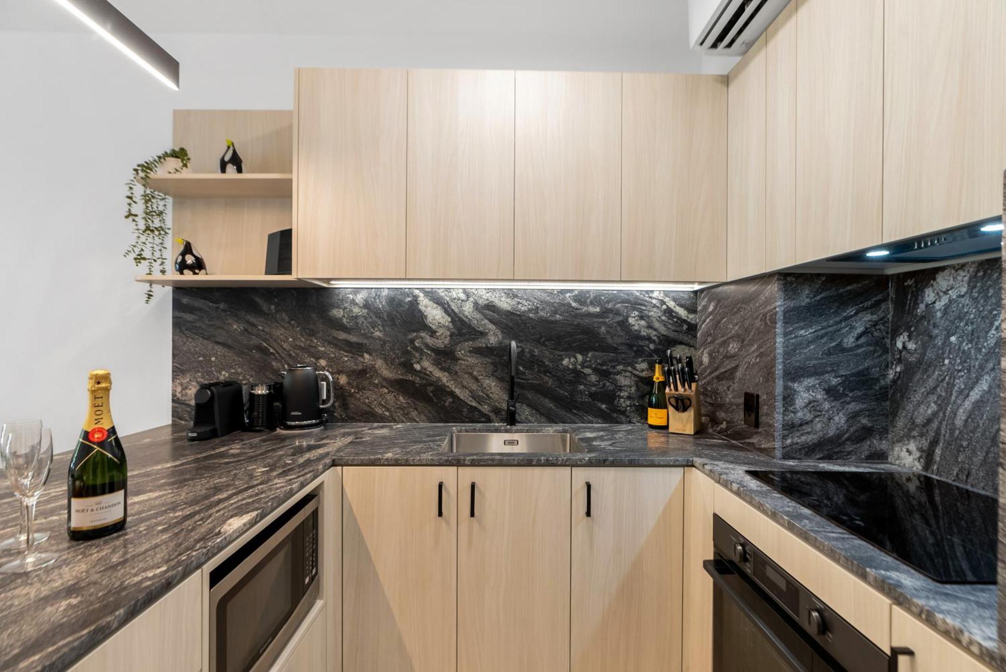 Elysium Private Apartments At Beach Club & Spa Palm Cove Exteriör bild